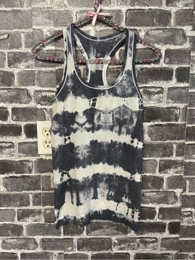 Lululemon swiftly tech tank top gray white tie dye shirt
